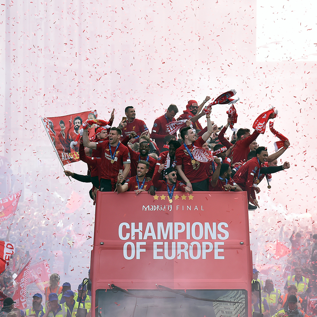 6 ПЪТИ! Liverpool F.C. празнува спечелването на шеста Европейска купа след победа над Тотнъм Хотспър.