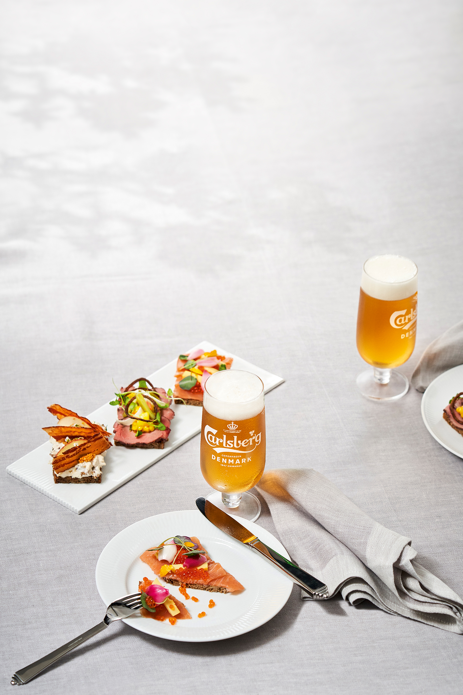 Carlsberg öl och smörrebröd passar bra ihop. En bättre måltid.