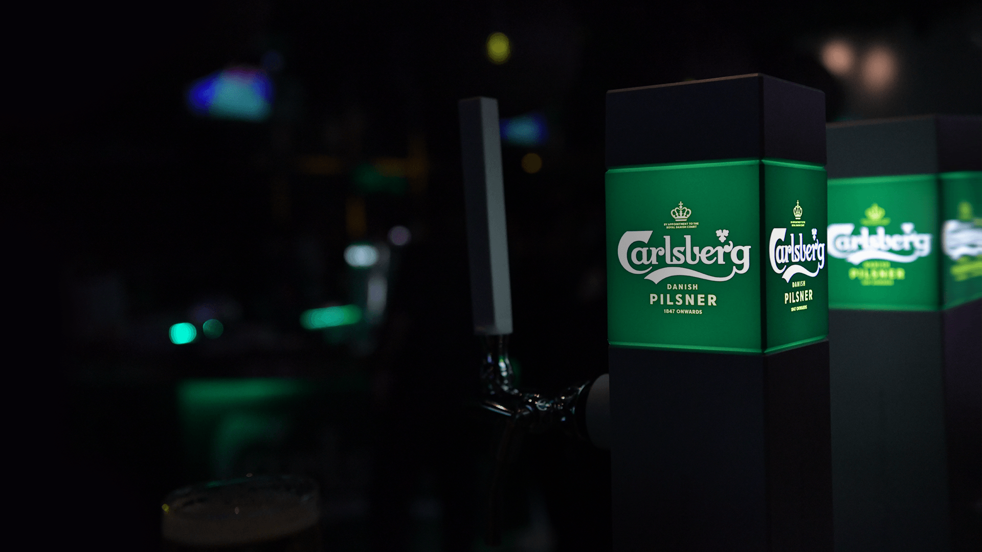 Enjoy Carlsberg at Pubs & Bars